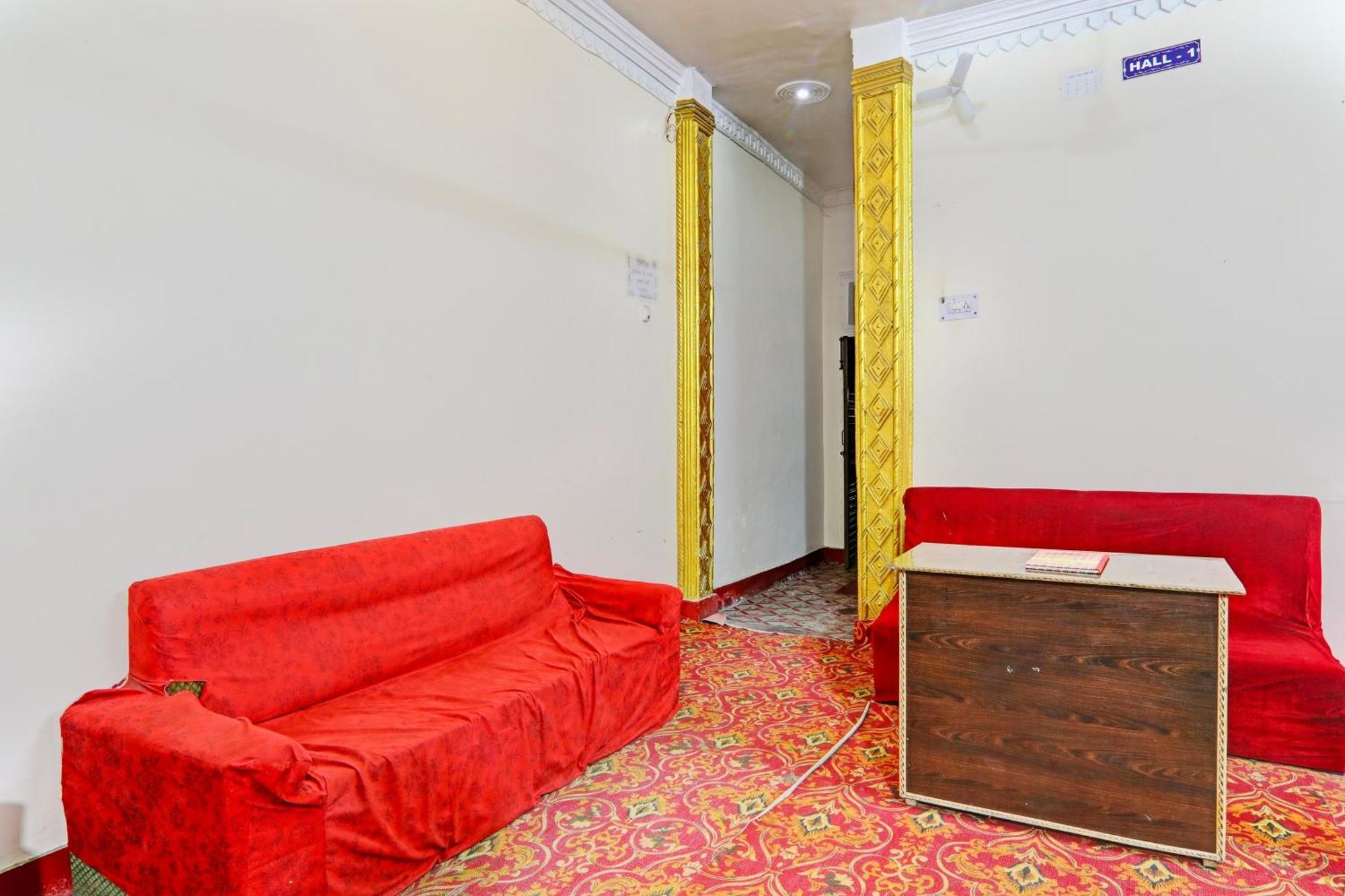 Hotel O Home Om Marriage Hall Ayodhya Exterior foto